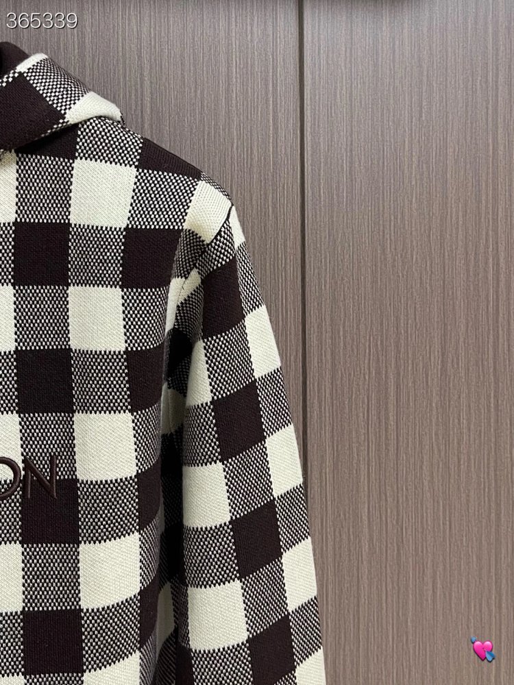 Louis Vuitton2026 New Men's Fashion Casual Letter Embroidery Color blocked Grid Knitted Hoodie卫衣 | S