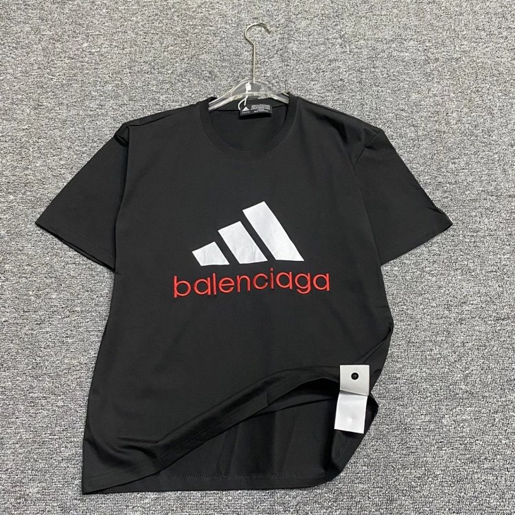 Balenciaga Adidas Joint Short Sleeve Fashion Show with Large Logo | Superrbuy Spreadsheet