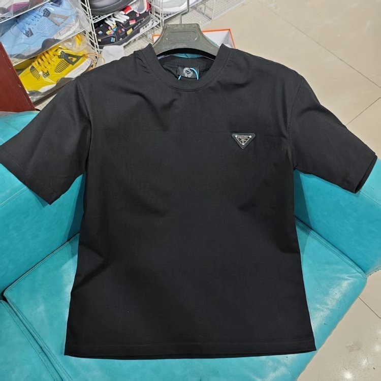 Prada Light Luxury Business Short Sleeve T-shirt Men's White Grey Half Sleeve Top | Superrbuy Spread