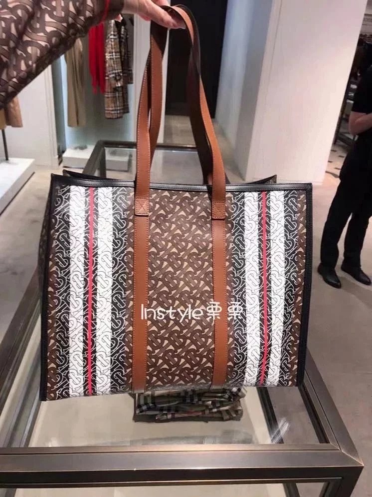Burberry Original Tote Bag Shopping Bag Original Single Handbag Handbag Single Shoulder Crossbody Ba