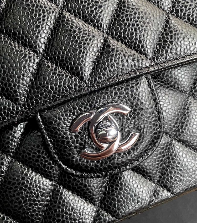 Chanel genuine leather women's bag with diamond grid chain shoulder crossbody bag | Superrbuy Spread