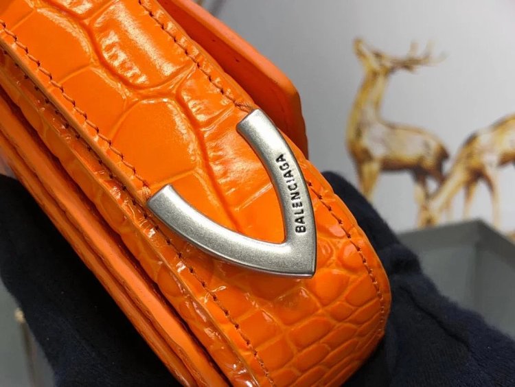 Balenciaga Crocodile Pattern Head Layer Calfskin Single Shoulder Handheld Underarm Bag Women's Bag |