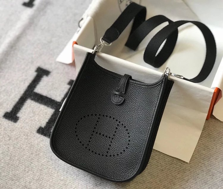 Hermes mini calf leather hollow shoulder crossbody buckle women's bag | Superrbuy Spreadsheet