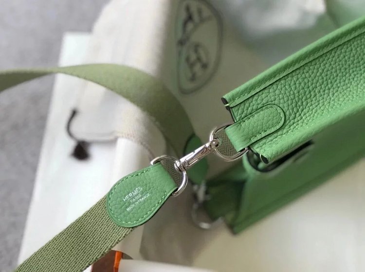 Hermes mini calf leather hollow shoulder crossbody buckle women's bag | Superrbuy Spreadsheet