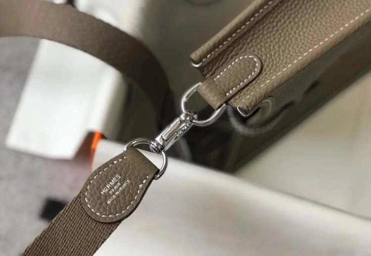Hermes mini calf leather hollow shoulder crossbody buckle women's bag | Superrbuy Spreadsheet