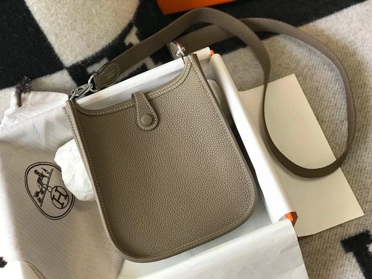 Hermes mini calf leather hollow shoulder crossbody buckle women's bag | Superrbuy Spreadsheet