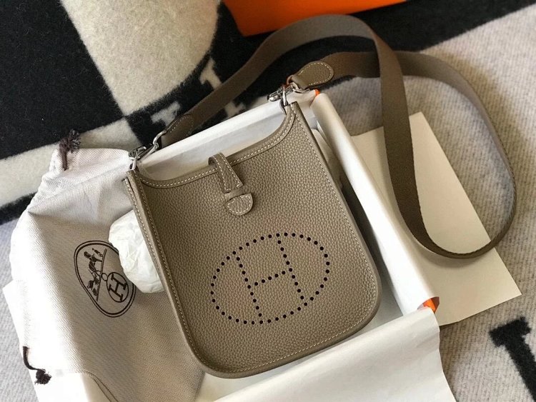 Hermes mini calf leather hollow shoulder crossbody buckle women's bag