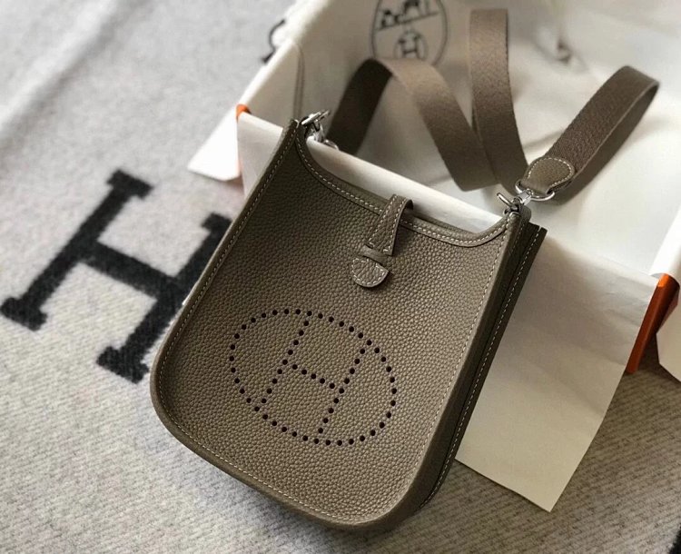 Hermes mini calf leather hollow shoulder crossbody buckle women's bag | Superrbuy Spreadsheet