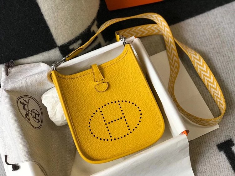 Hermes mini calf leather hollow shoulder crossbody buckle women's bag | Superrbuy Spreadsheet
