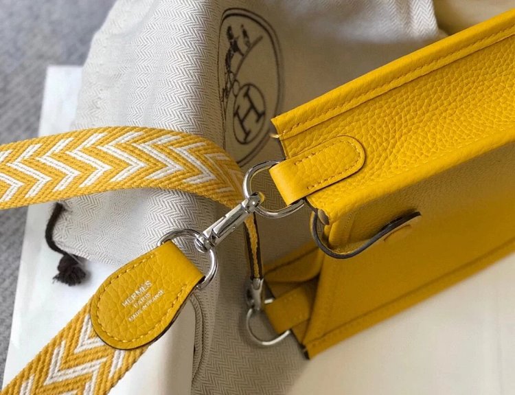 Hermes mini calf leather hollow shoulder crossbody buckle women's bag | Superrbuy Spreadsheet