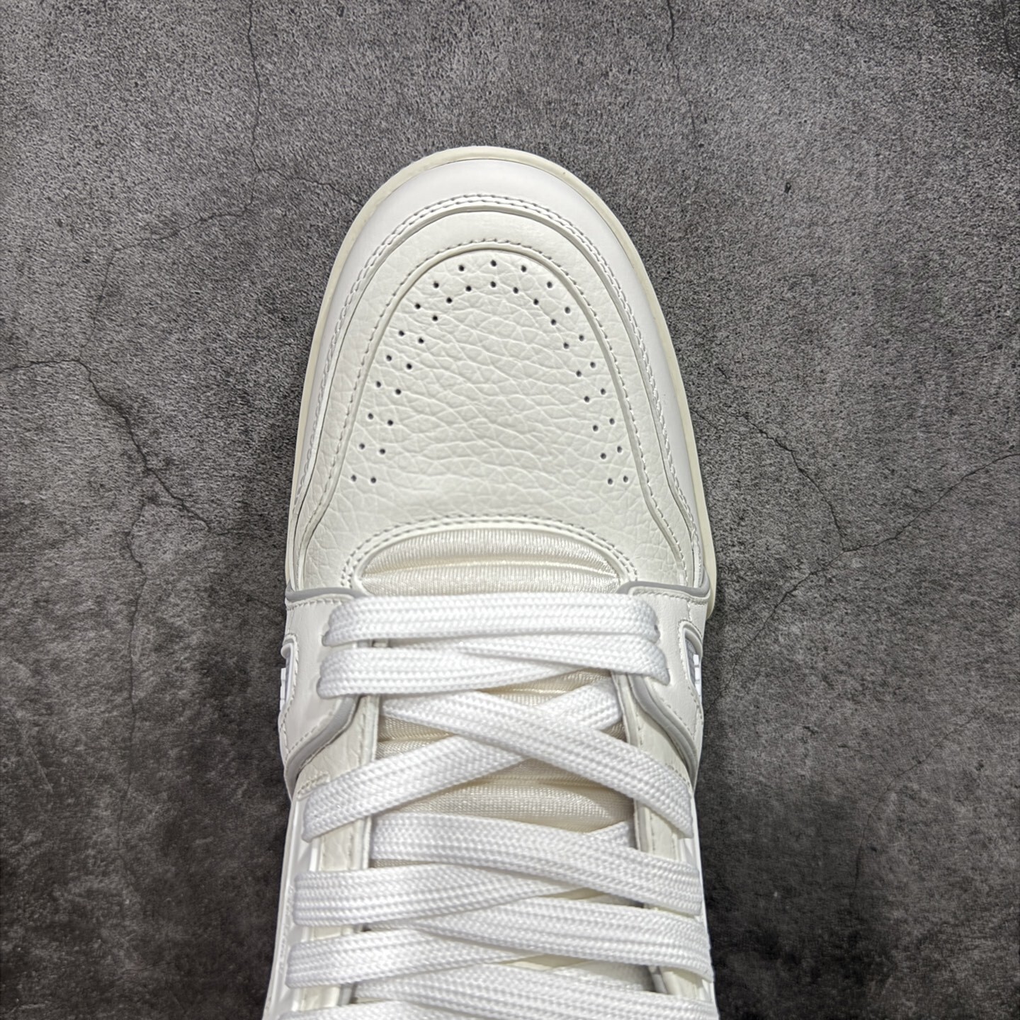 Louis Vuitton  Trainer Sneaker T538002 | Superrbuy Spreadsheet