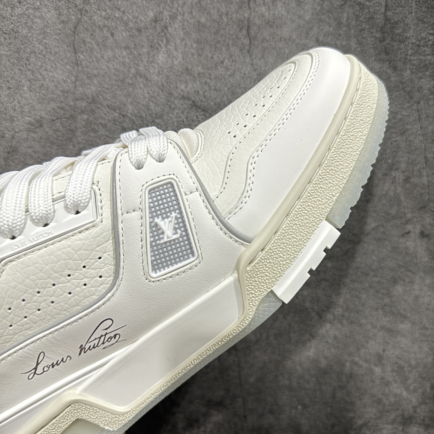 Louis Vuitton  Trainer Sneaker T538002 | Superrbuy Spreadsheet