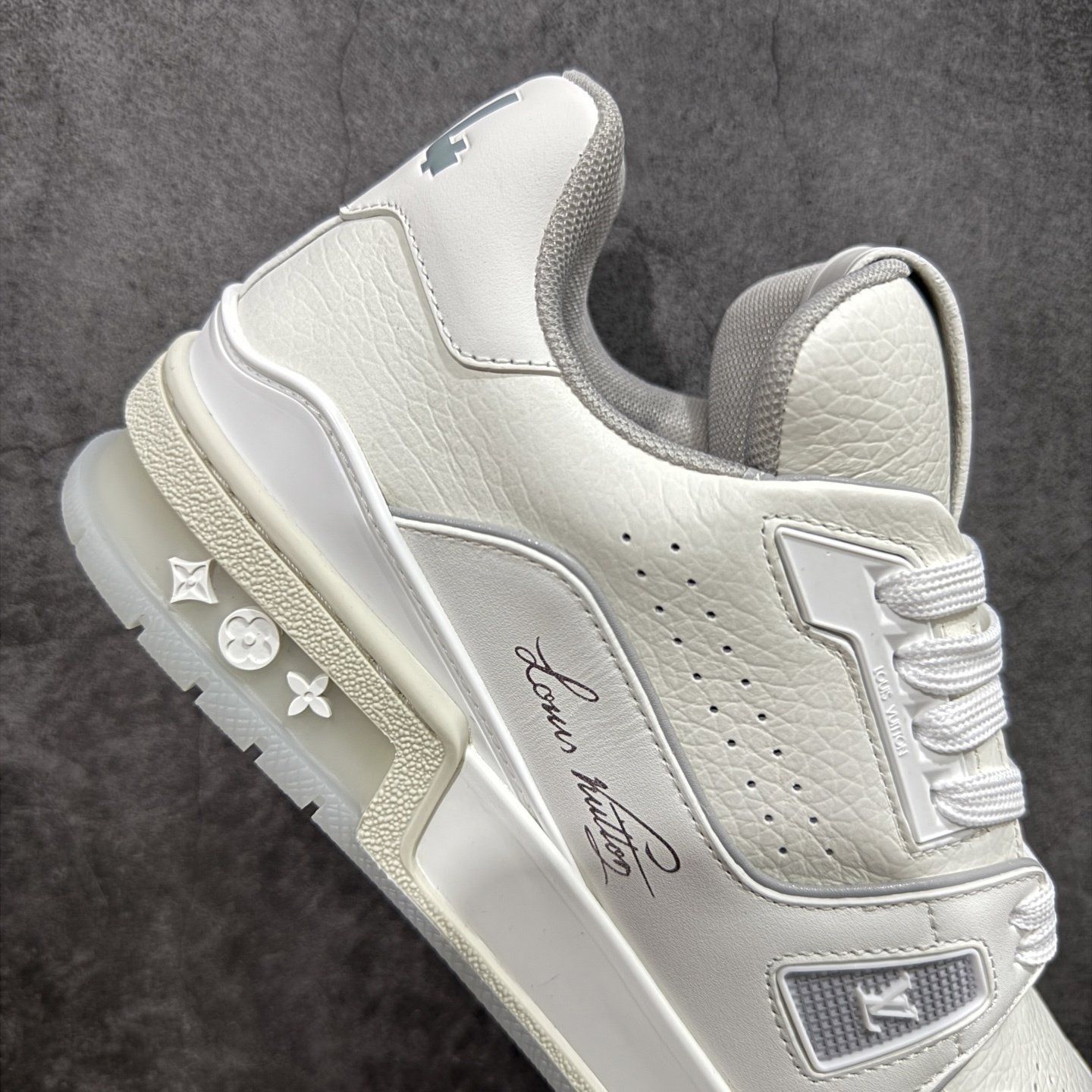 Louis Vuitton  Trainer Sneaker T538002 | Superrbuy Spreadsheet