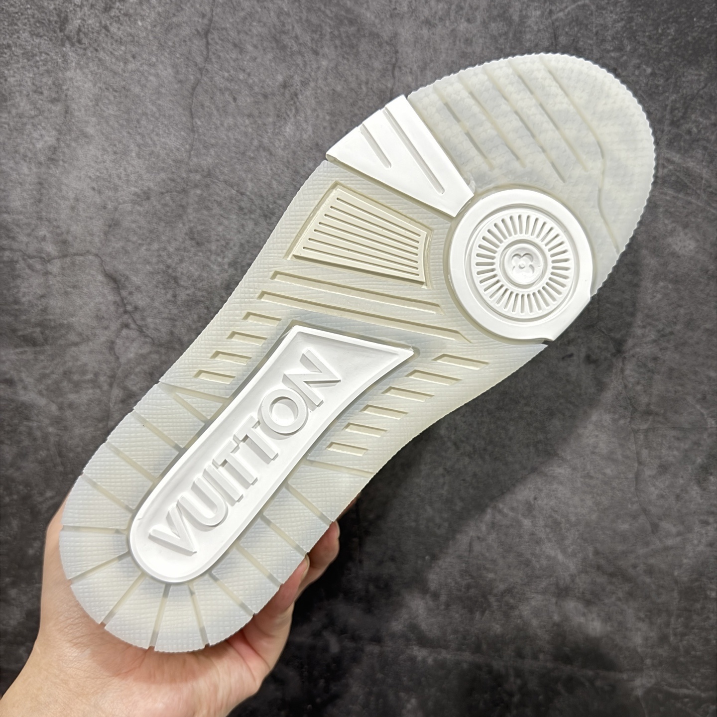Louis Vuitton  Trainer Sneaker T538002 | Superrbuy Spreadsheet