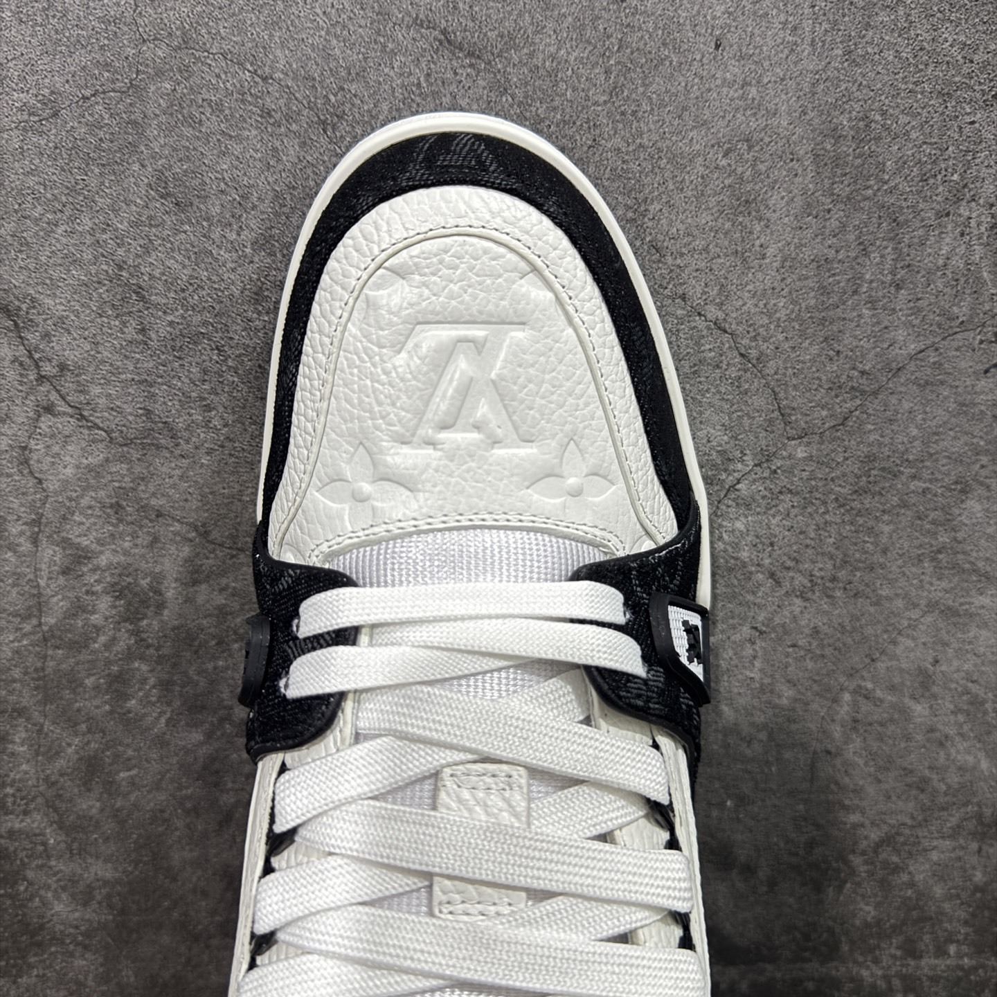 Louis Vuitton  Trainer Sneaker T538004 | Superrbuy Spreadsheet