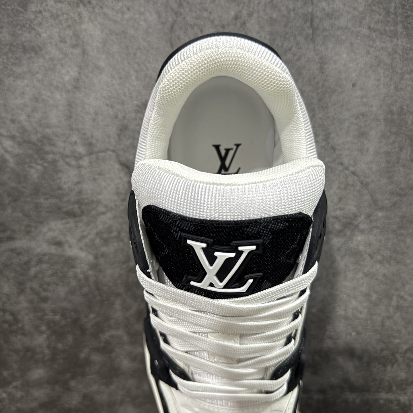 Louis Vuitton  Trainer Sneaker T538004 | Superrbuy Spreadsheet