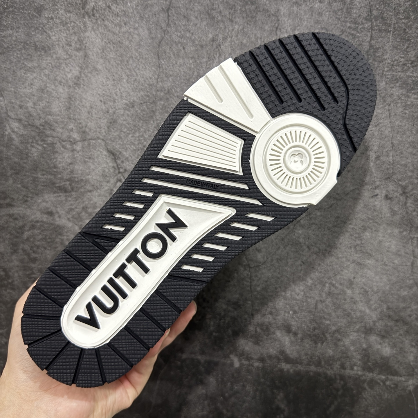 Louis Vuitton  Trainer Sneaker T538004 | Superrbuy Spreadsheet