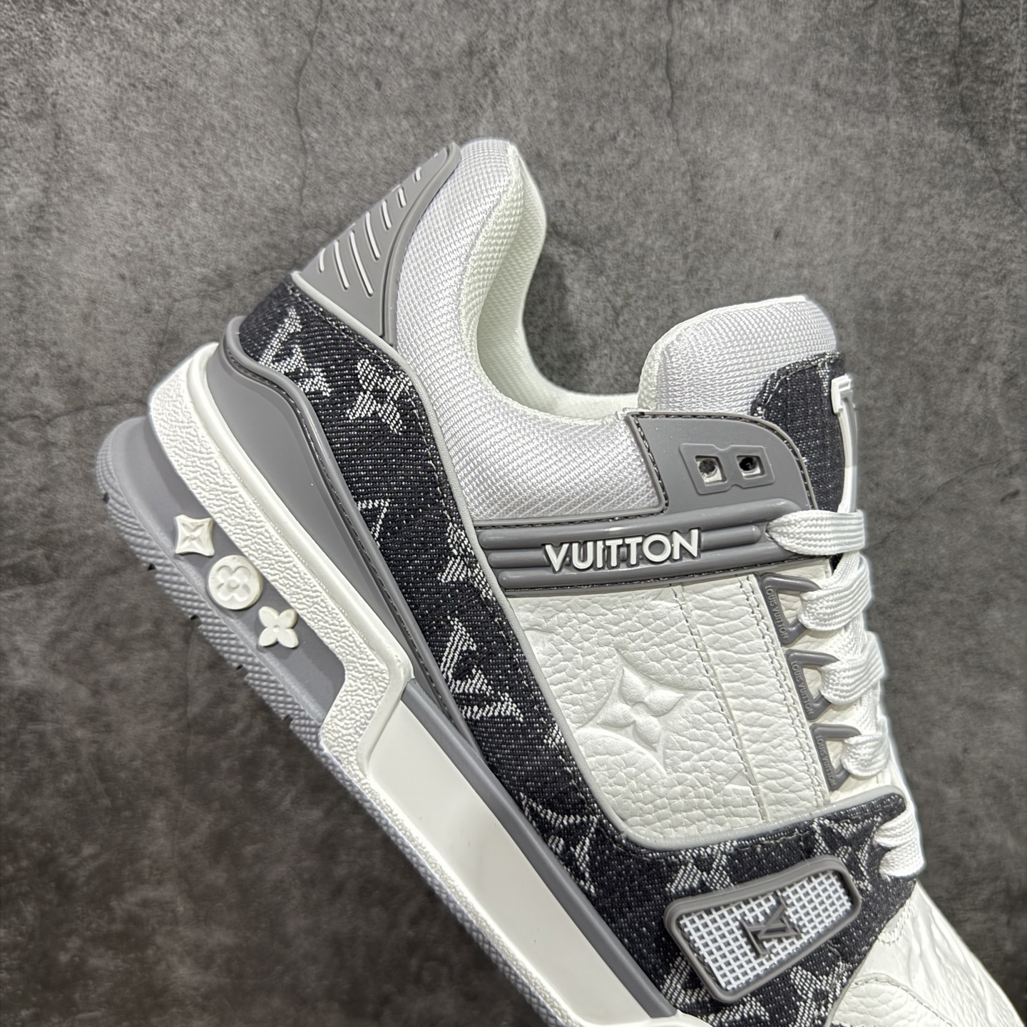 Louis Vuitton  Trainer Sneaker T538003 | Superrbuy Spreadsheet