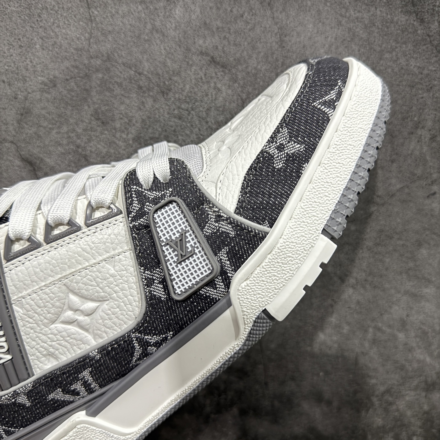 Louis Vuitton  Trainer Sneaker T538003 | Superrbuy Spreadsheet
