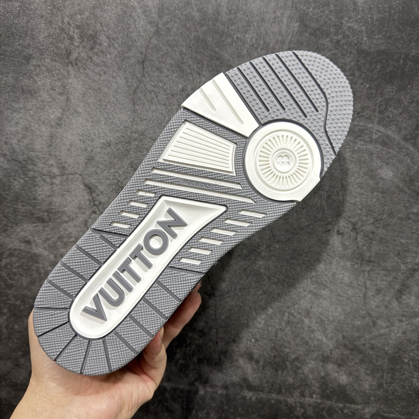 Louis Vuitton  Trainer Sneaker T538003 | Superrbuy Spreadsheet
