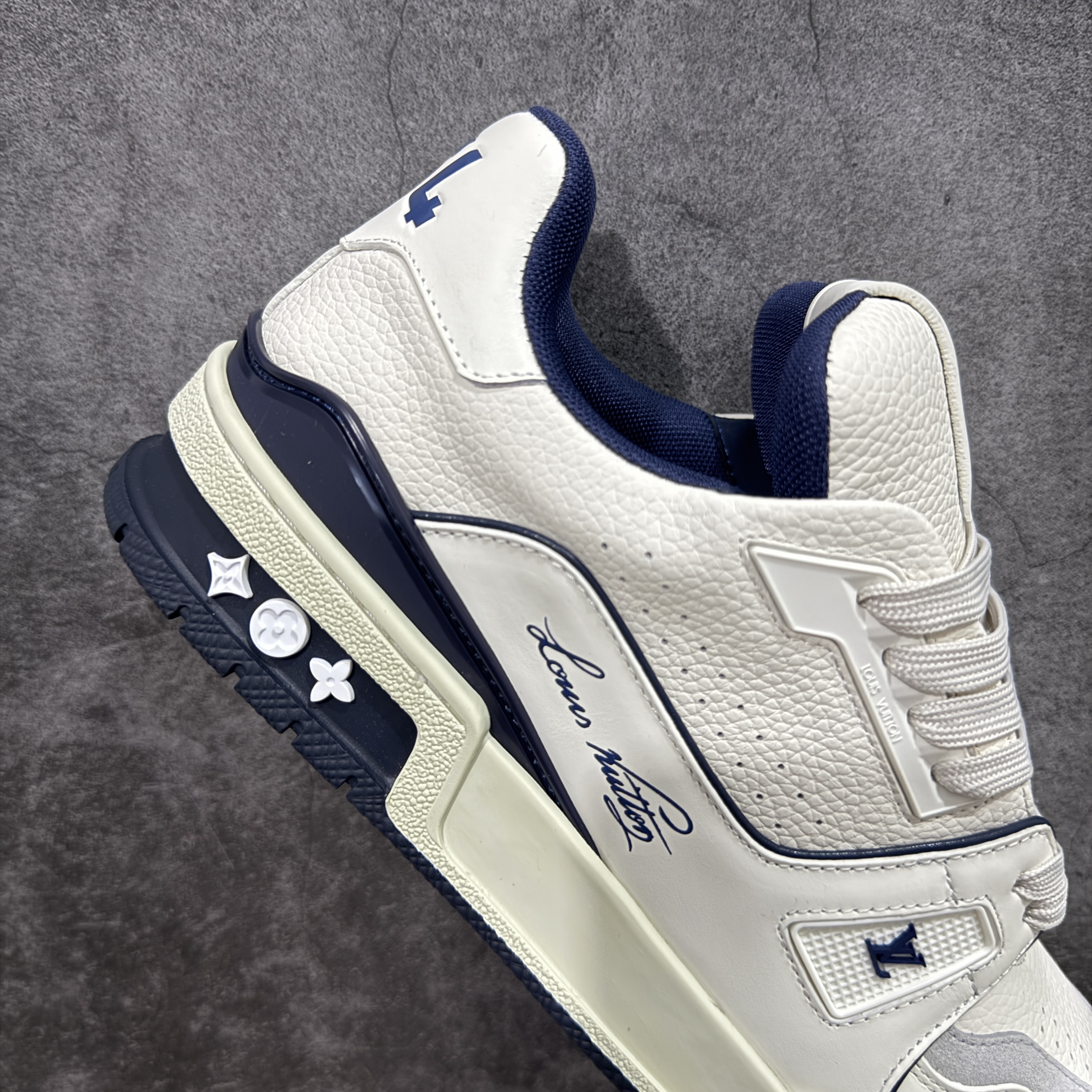 Louis Vuitton  Trainer Sneaker T538006 | Superrbuy Spreadsheet