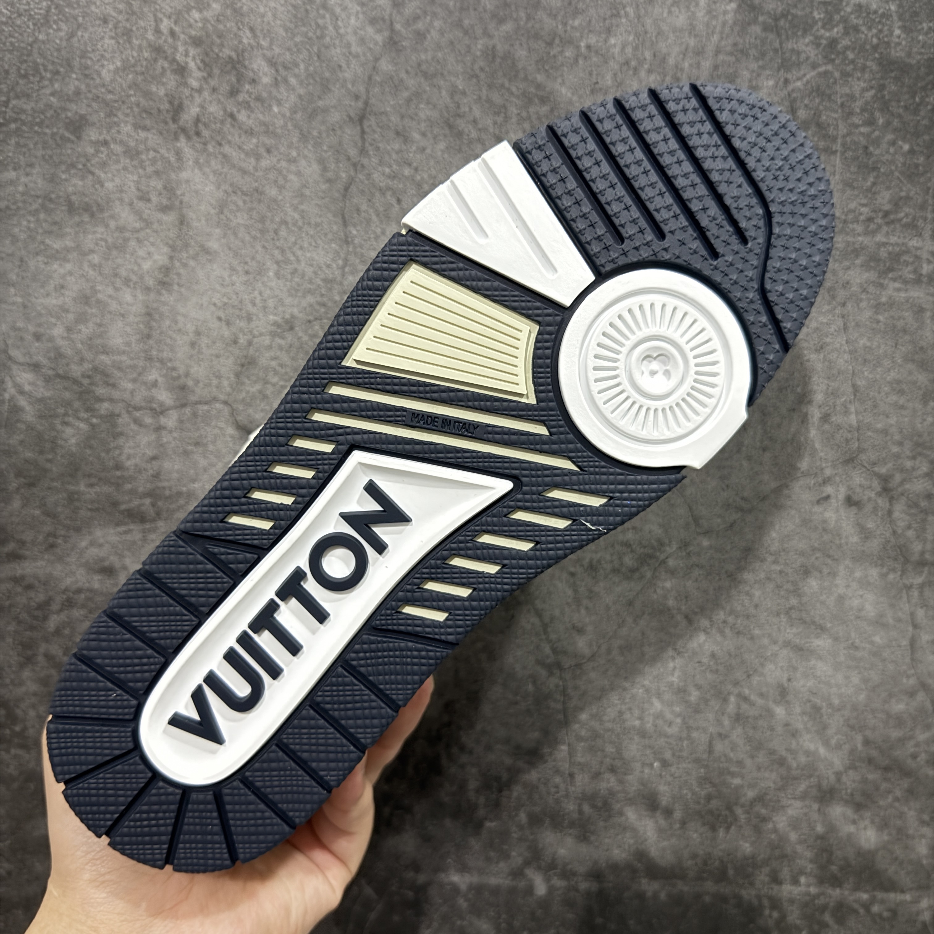 Louis Vuitton  Trainer Sneaker T538006 | Superrbuy Spreadsheet