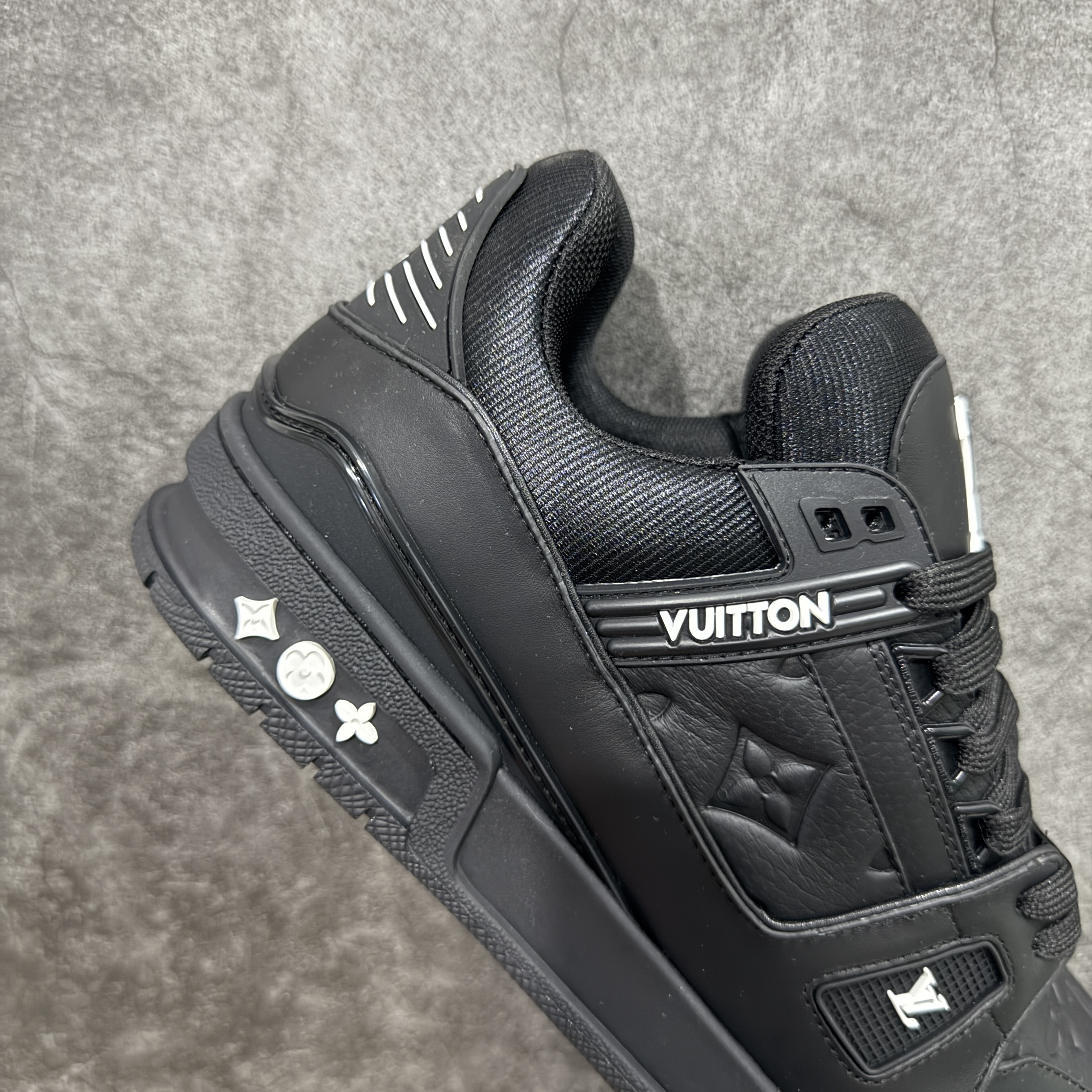 Louis Vuitton  Trainer Sneaker T538007 | Superrbuy Spreadsheet