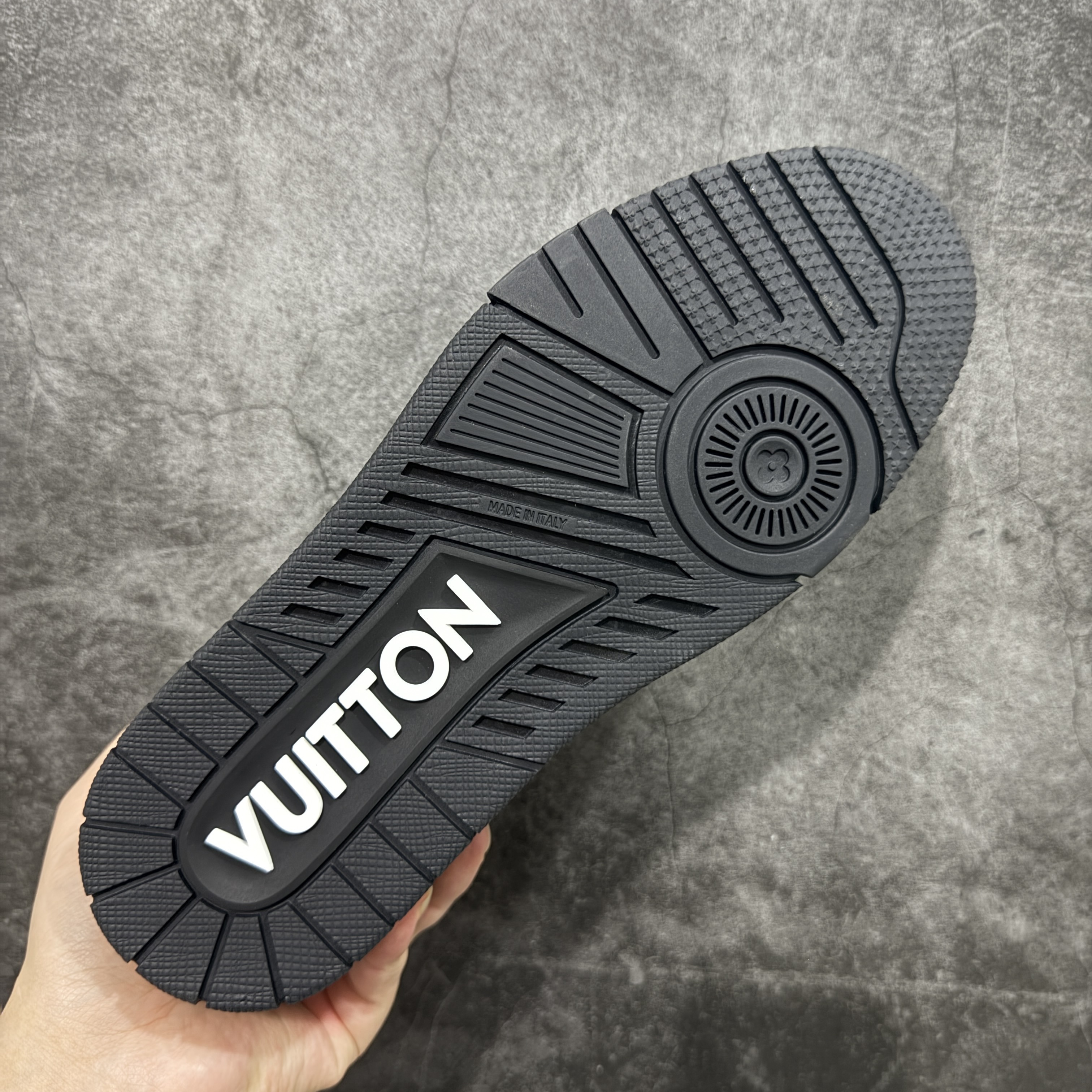 Louis Vuitton  Trainer Sneaker T538007 | Superrbuy Spreadsheet