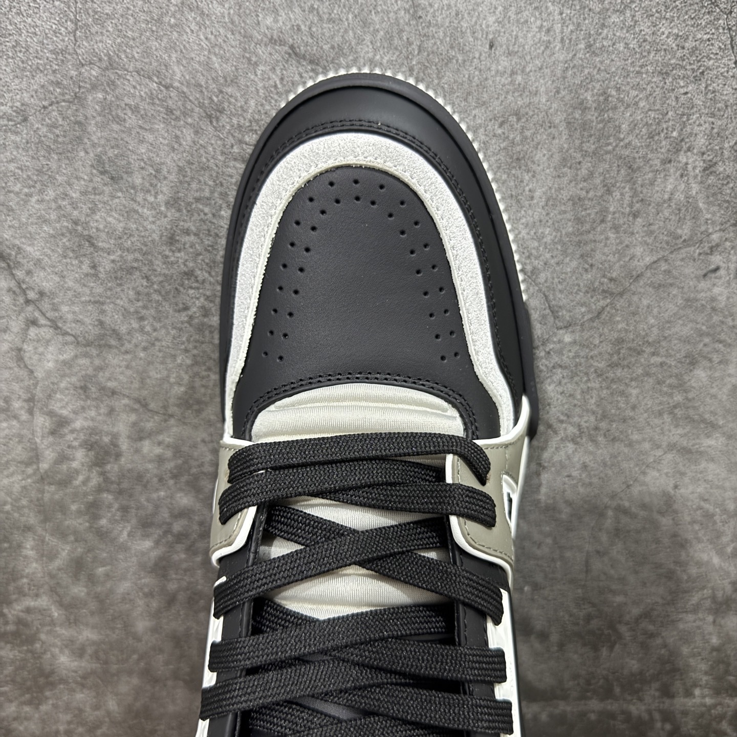 Louis Vuitton Trainer Sneaker T538010 | Superrbuy Spreadsheet