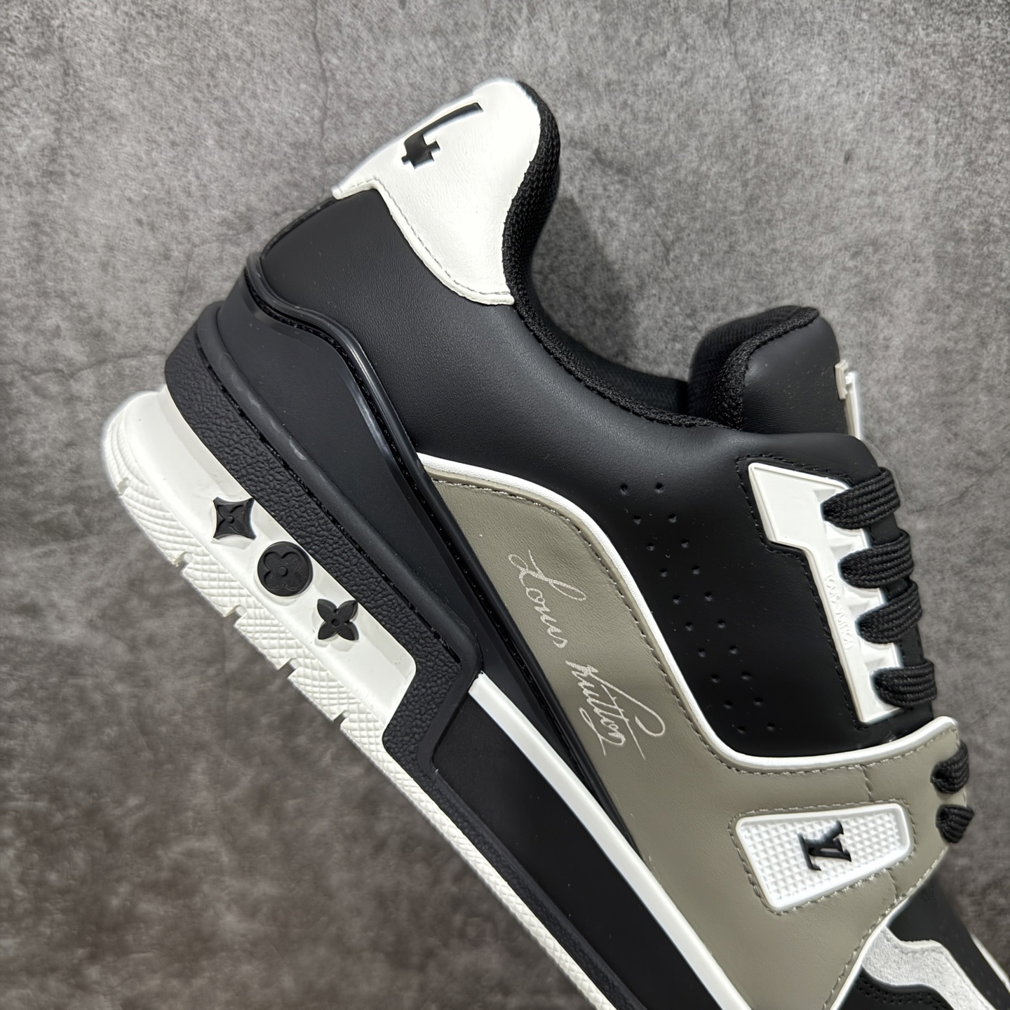 Louis Vuitton Trainer Sneaker T538010 | Superrbuy Spreadsheet