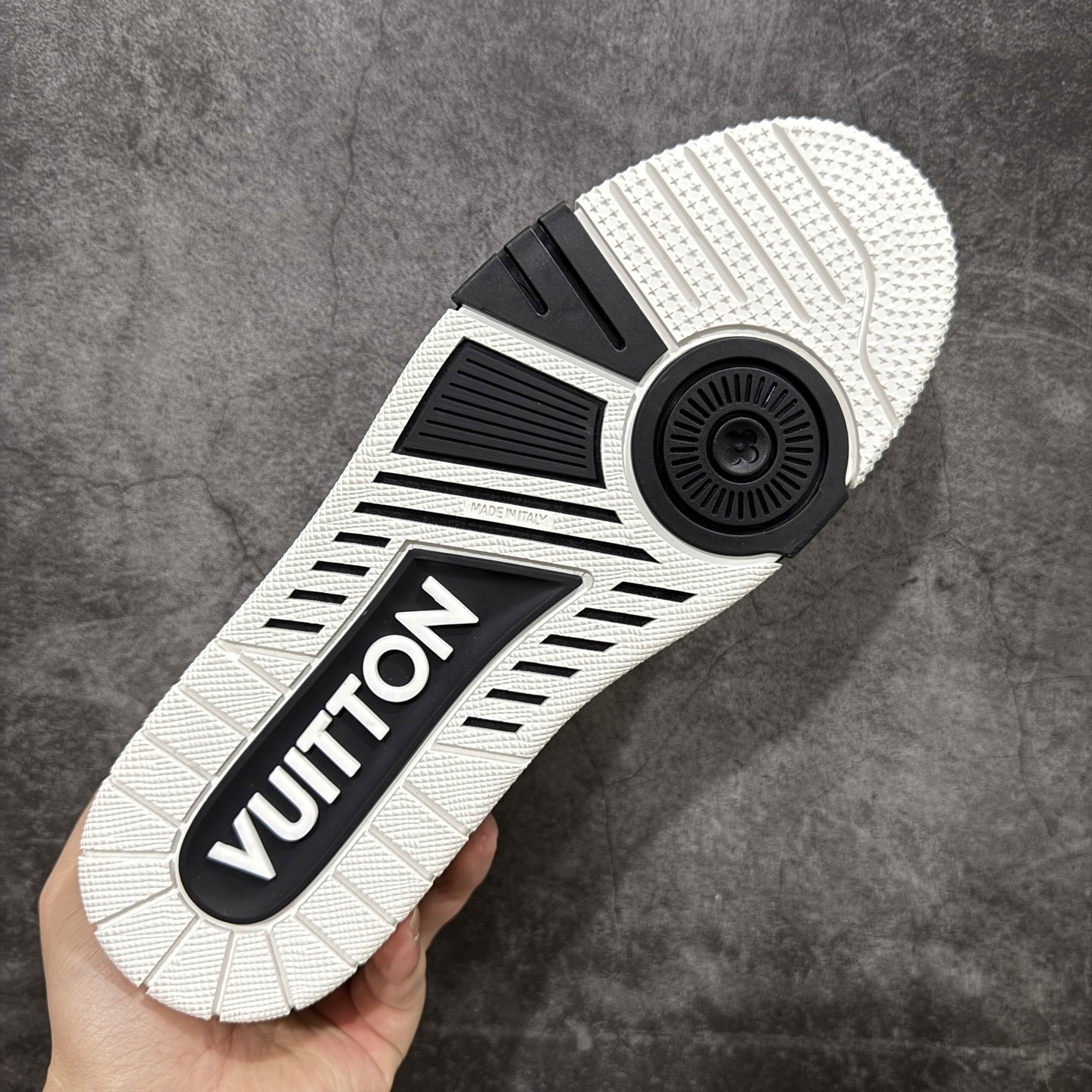 Louis Vuitton Trainer Sneaker T538010 | Superrbuy Spreadsheet