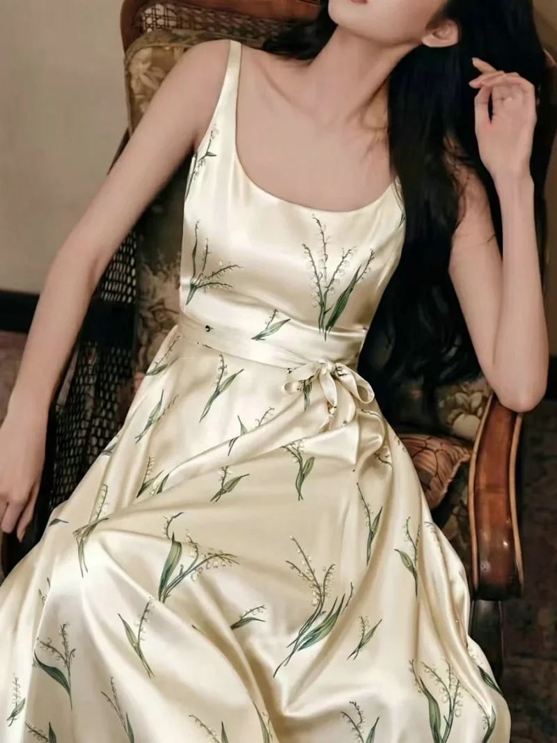 skirrt  Summer new product French retro lily of the valley print suspender skirt | Superrbuy Spreads