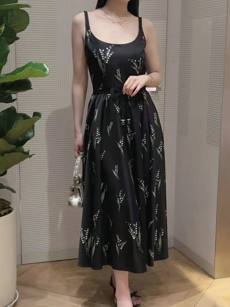 skirrt  Summer new product French retro lily of the valley print suspender skirt | Superrbuy Spreads